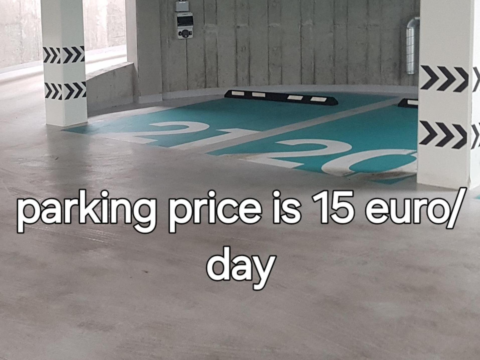 Happy Inn Emporia, Self Chek-In, Parking In The Underground Garage VNO Esterno foto